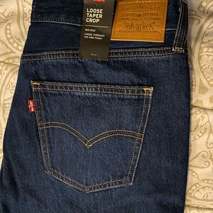 Levi’s Loose Taper Crop Dark Blue Jeans